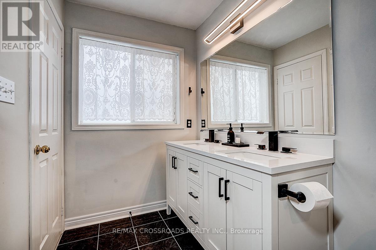 597 CAVERHILL CRESCENT - 28
