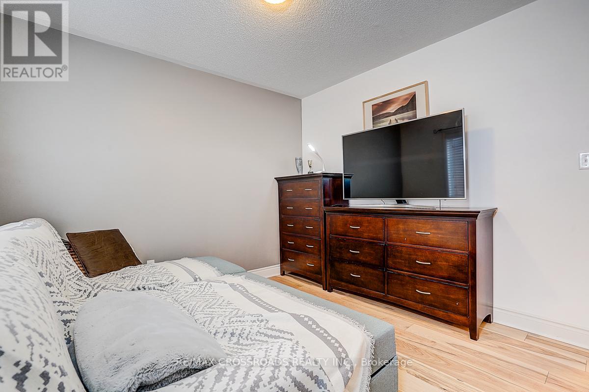 597 CAVERHILL CRESCENT - 30