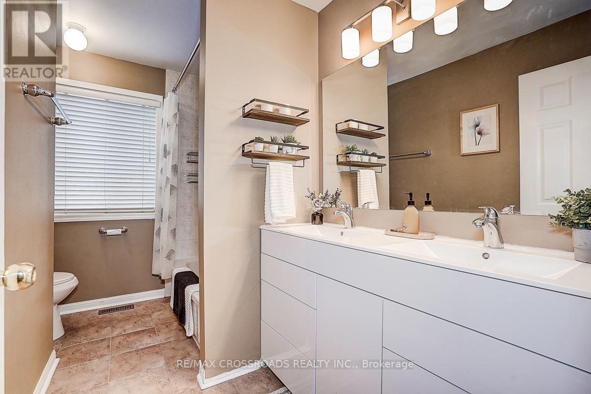 597 CAVERHILL CRESCENT - 34