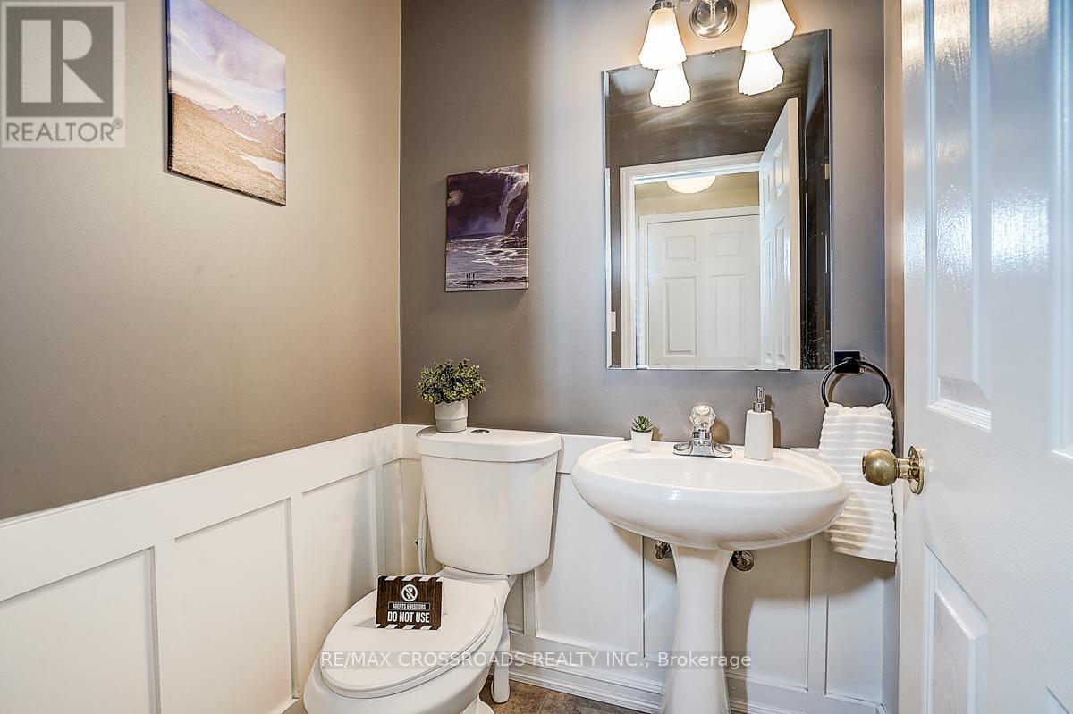597 CAVERHILL CRESCENT - 37