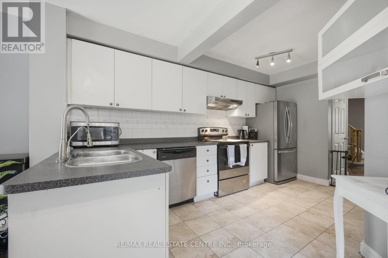 40 LANGDALE CRESCENT - 16