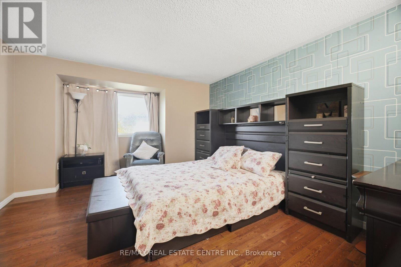 40 LANGDALE CRESCENT - 28