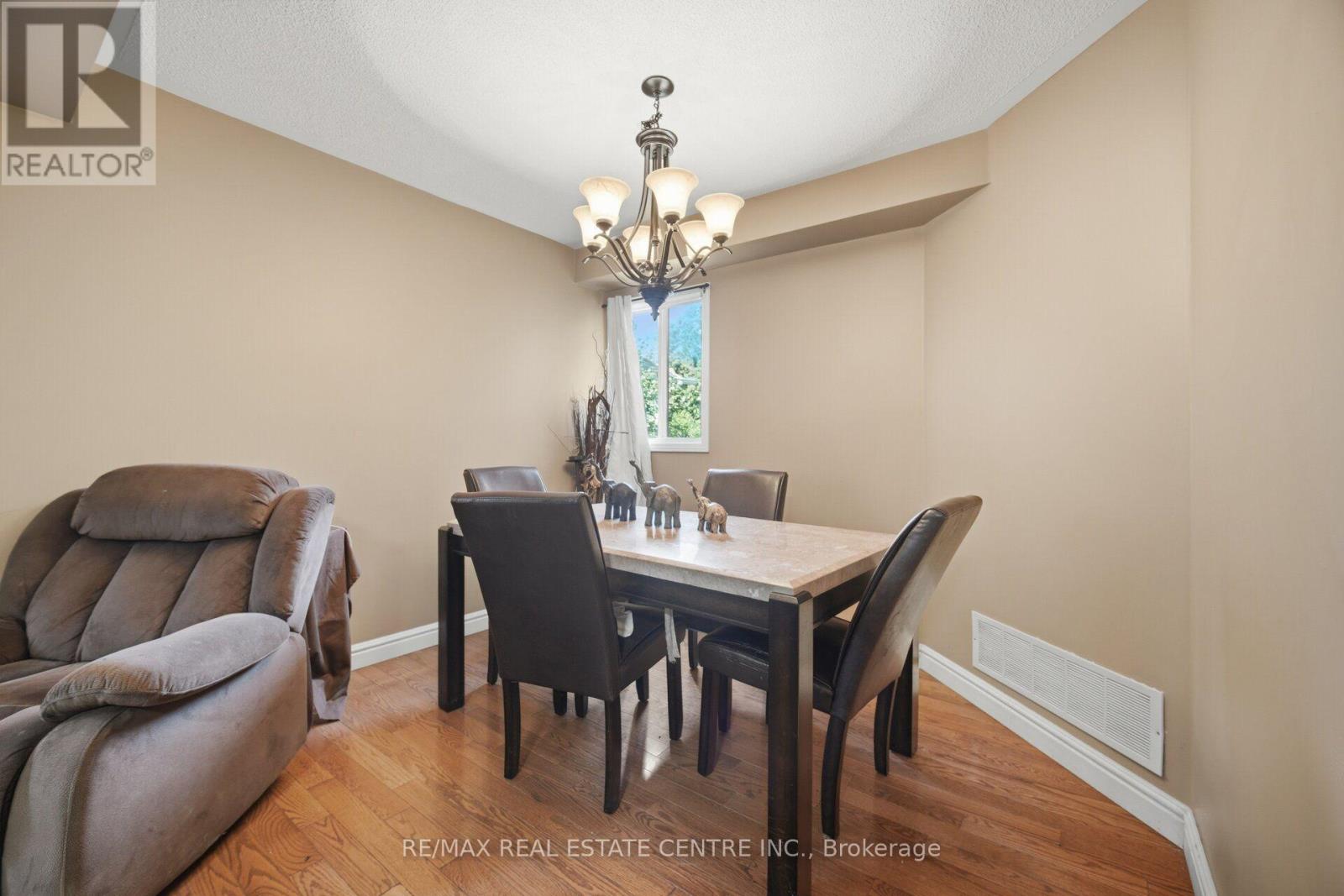 40 LANGDALE CRESCENT - 13