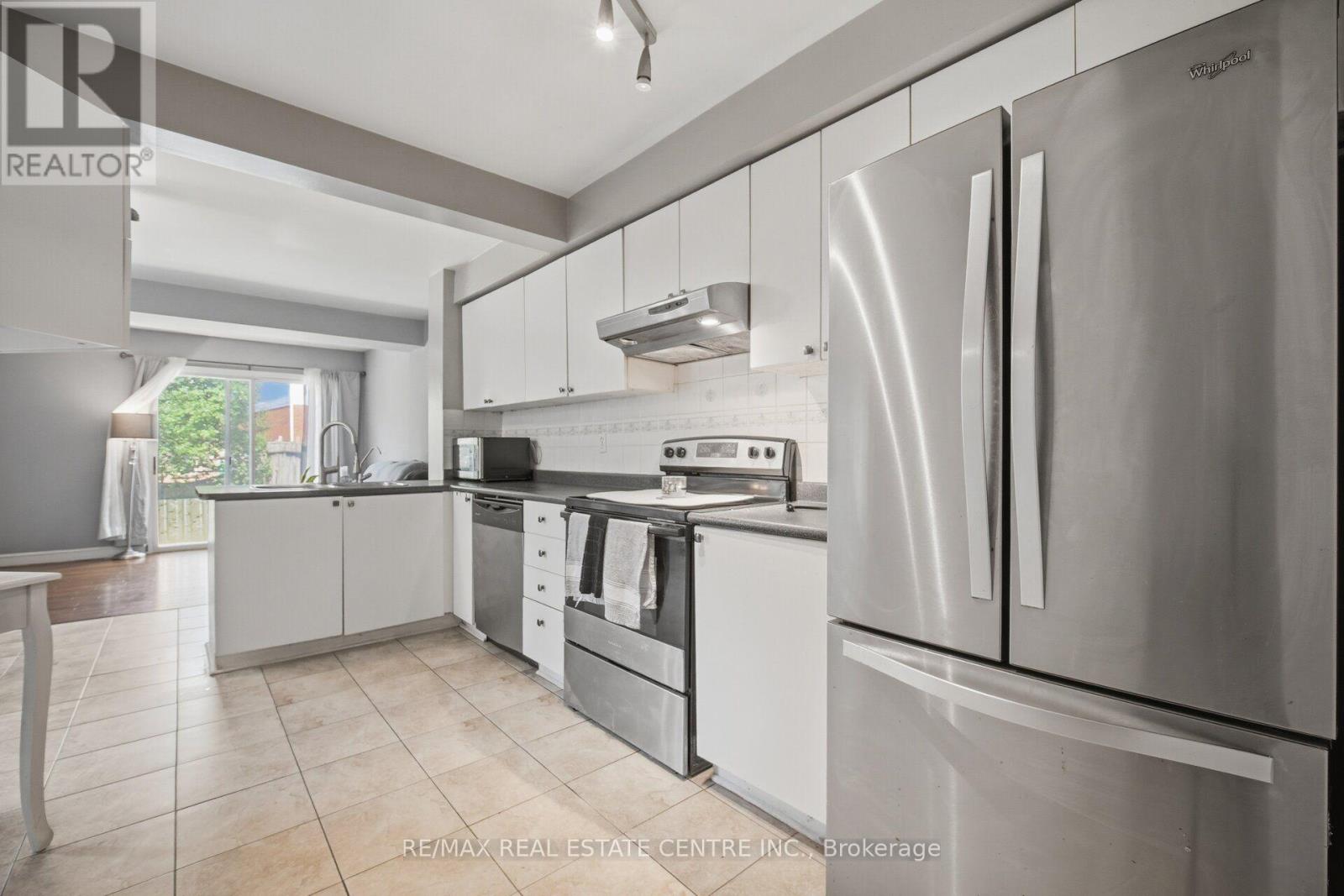 40 LANGDALE CRESCENT - 17