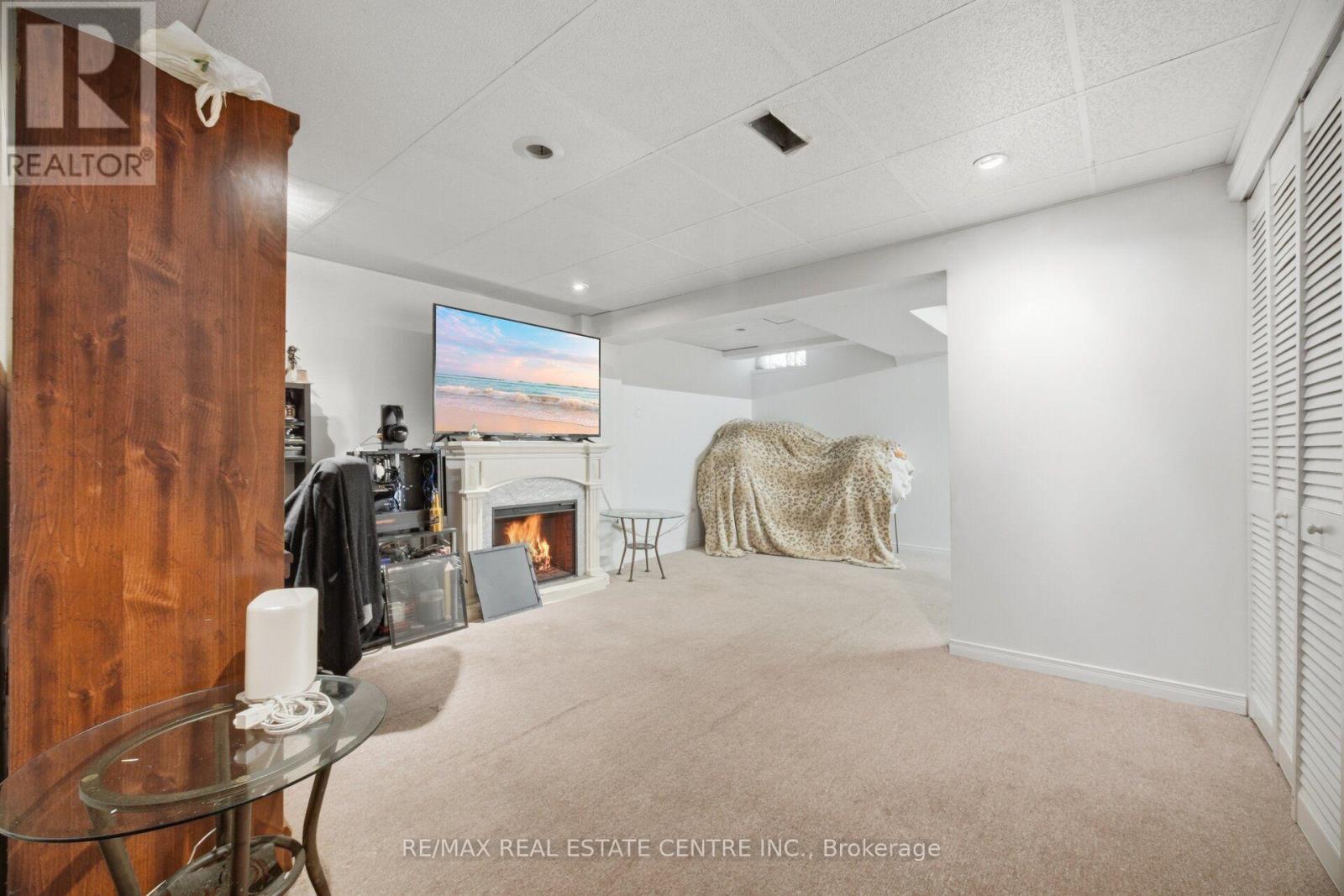 40 LANGDALE CRESCENT - 39