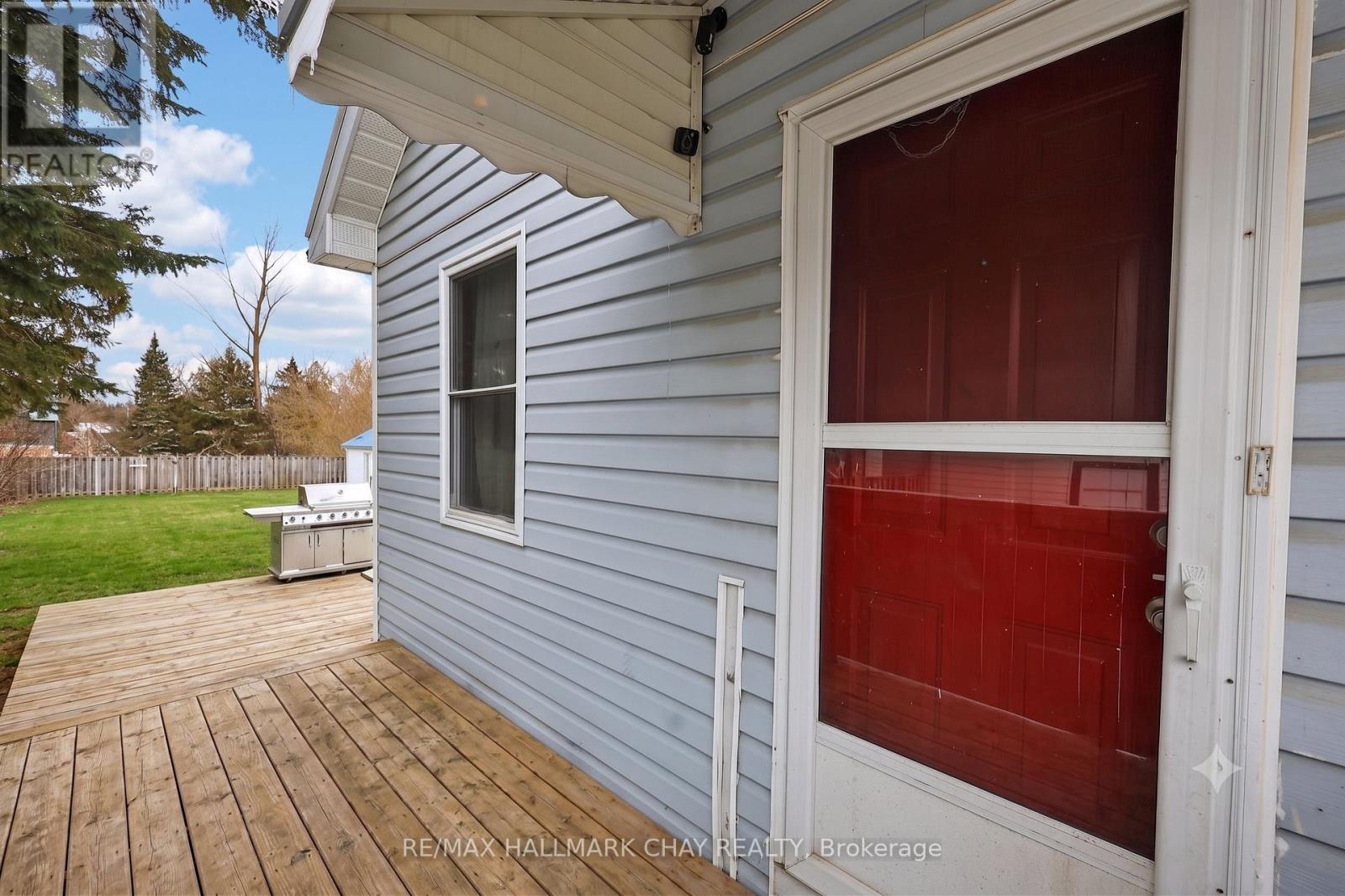 415 MAIN STREET N - Image 8
