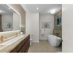 14799 Oxenham Avenue, White Rock, BC V4B2H8 Photo 22