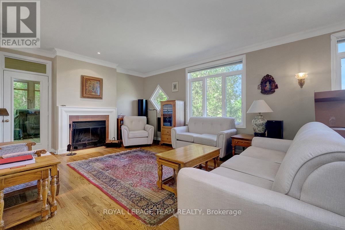 912 MAPLE HILL ROAD - 4