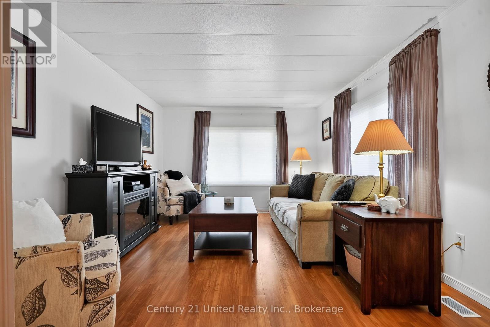 13 HILLVIEW DRIVE - 18