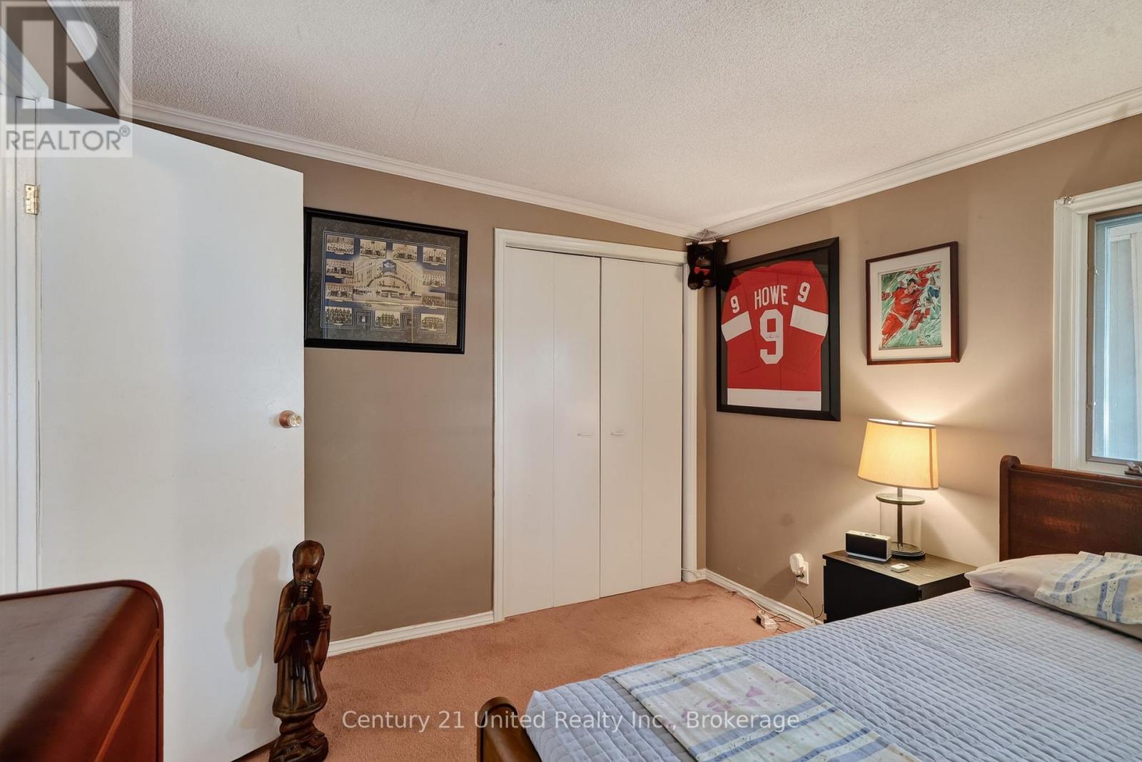 13 HILLVIEW DRIVE - 25