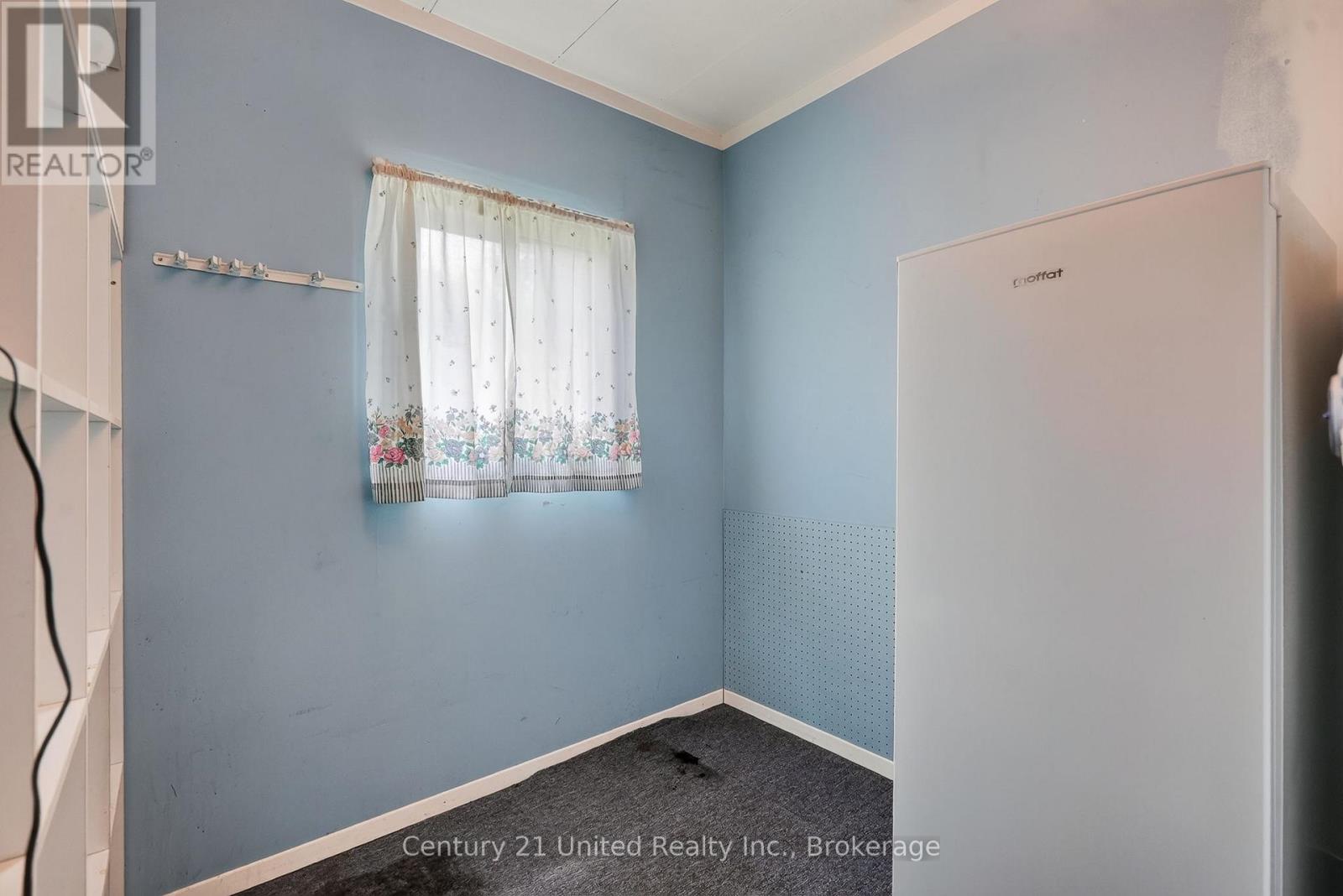13 HILLVIEW DRIVE - 26