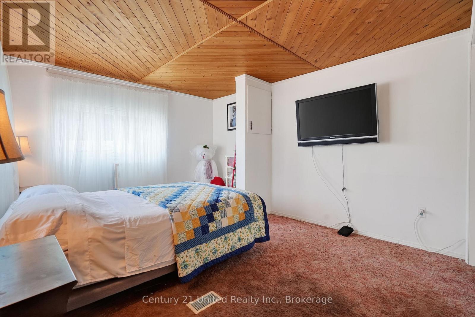 13 HILLVIEW DRIVE - 28
