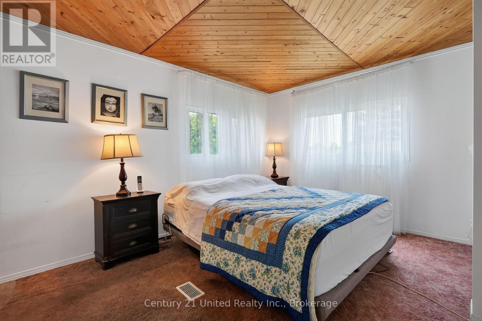 13 HILLVIEW DRIVE - 29