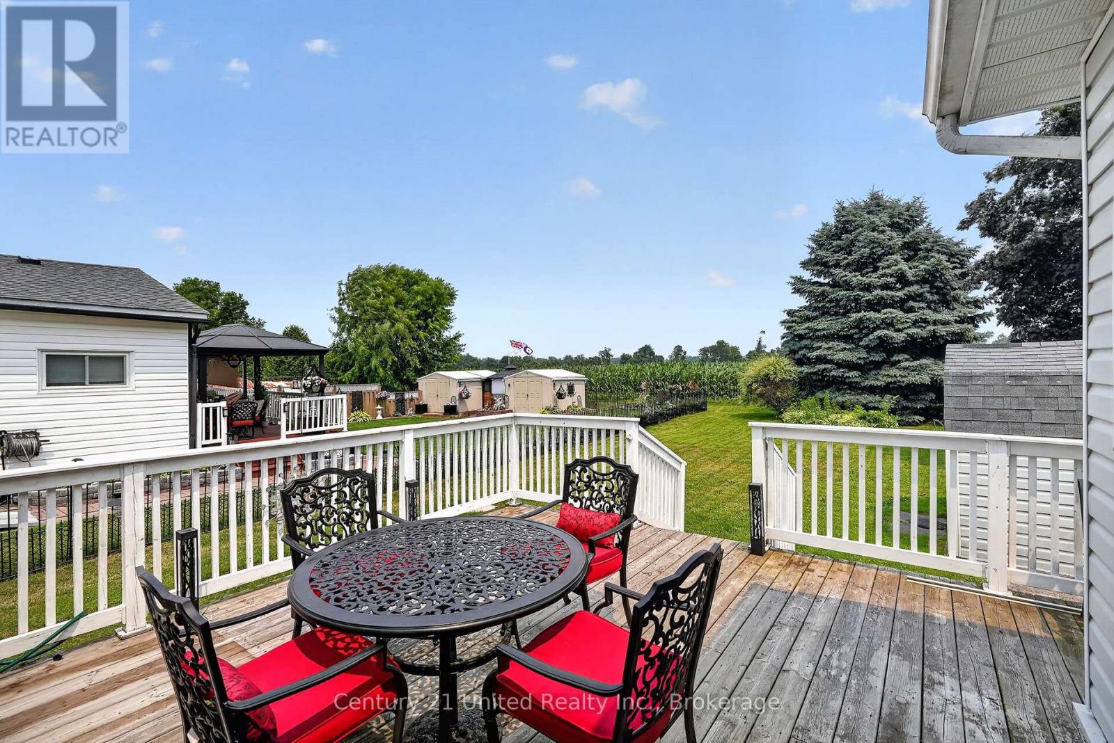 13 HILLVIEW DRIVE - 34