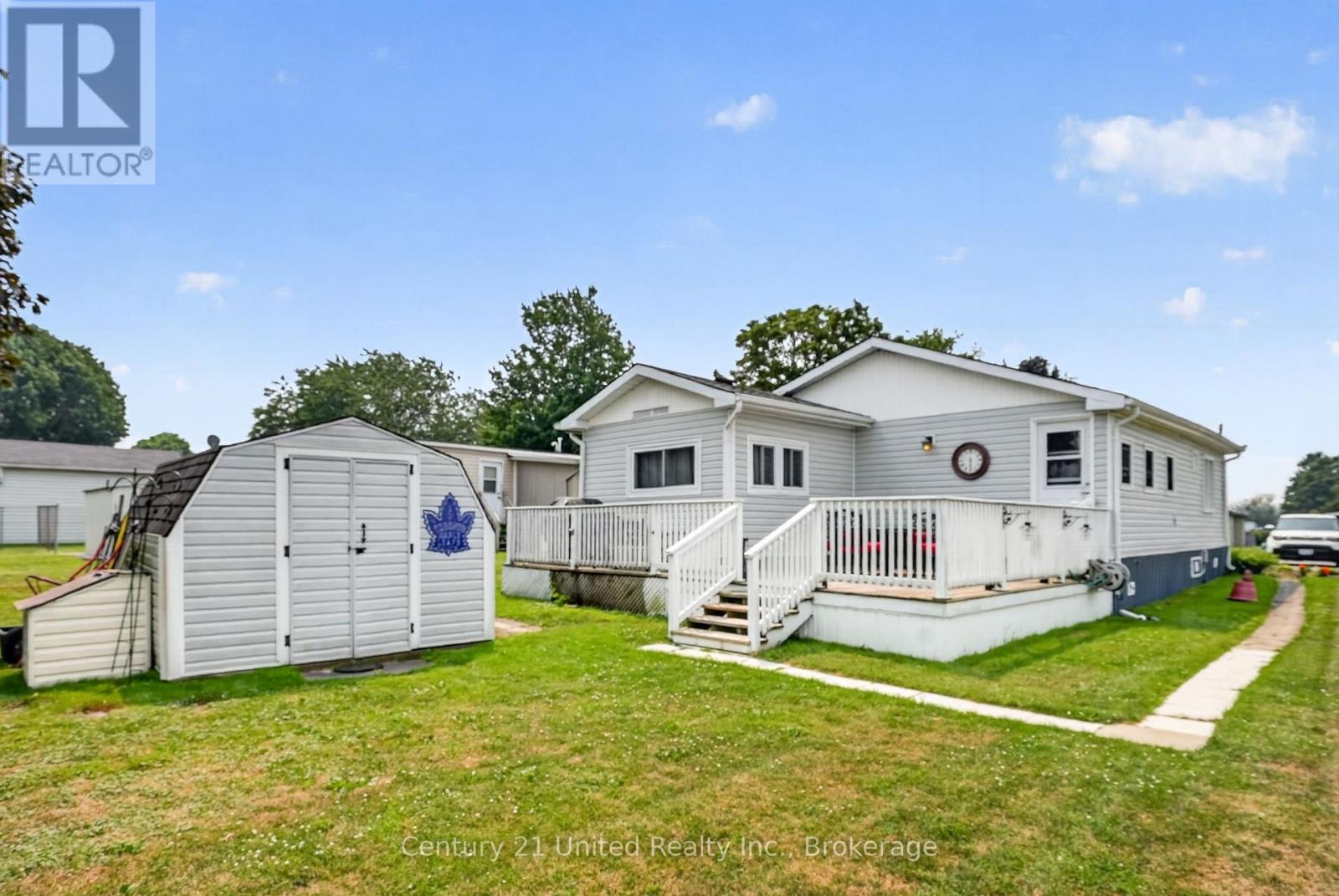 13 HILLVIEW DRIVE - 35