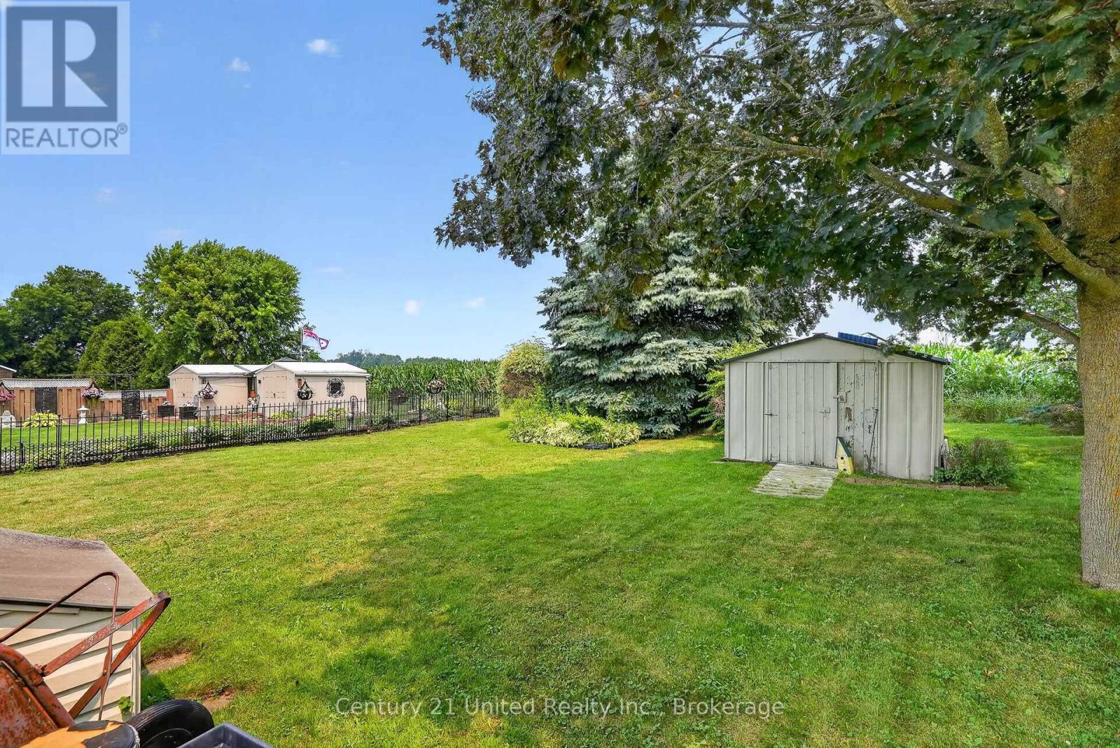 13 HILLVIEW DRIVE - 36