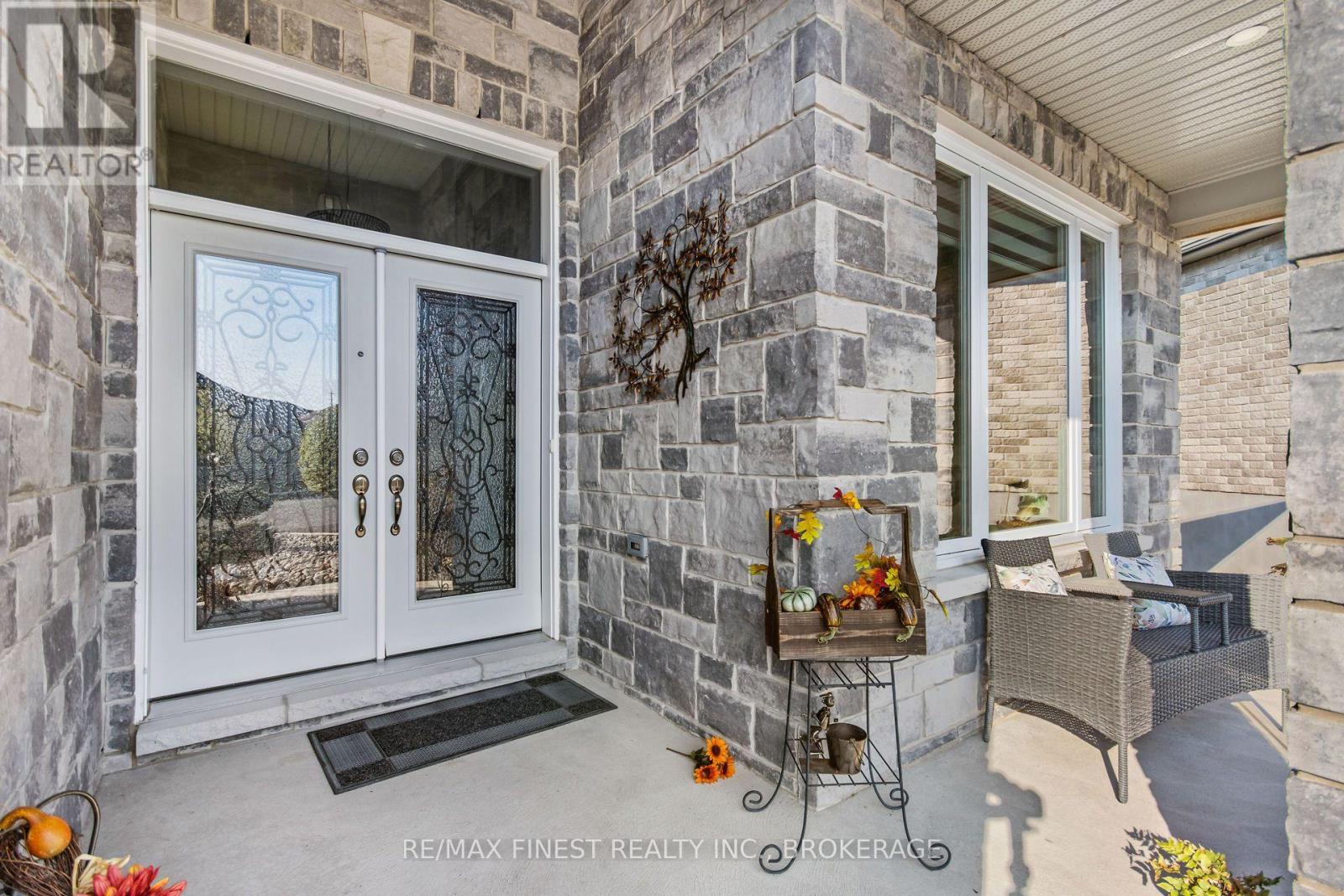 206 PAULINE TOM AVENUE - Image 3