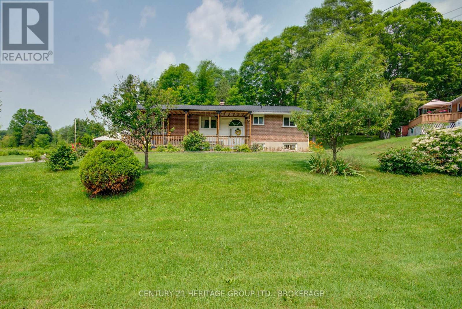 4309 MAPLE DRIVE - 10
