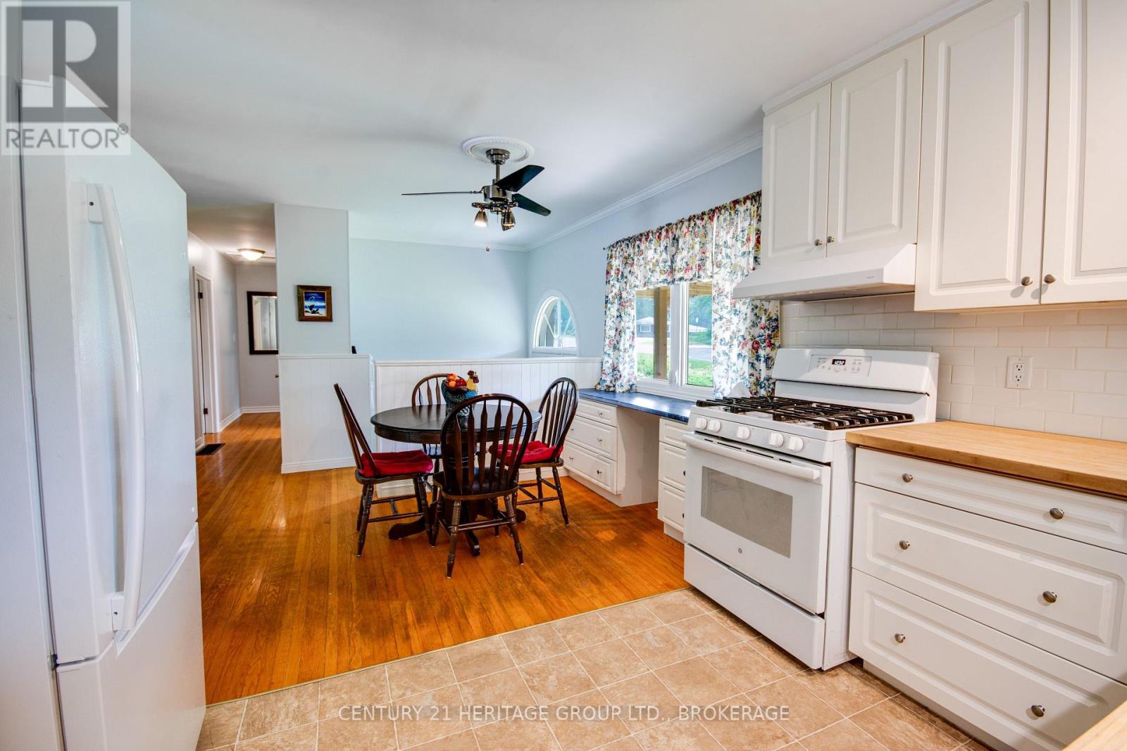4309 MAPLE DRIVE - 13