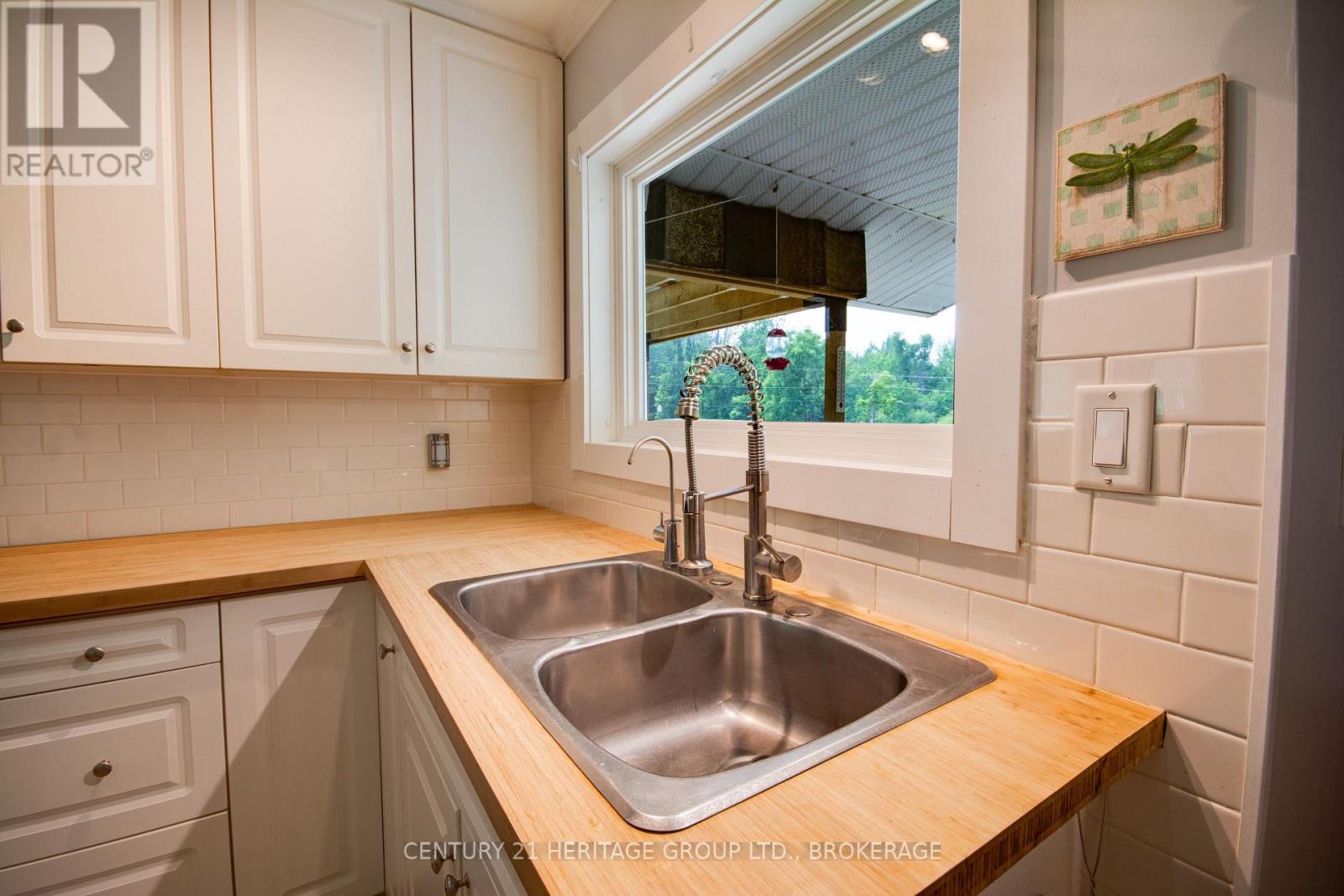4309 MAPLE DRIVE - 14