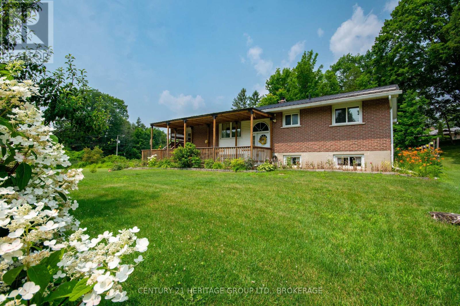 4309 MAPLE DRIVE - 9