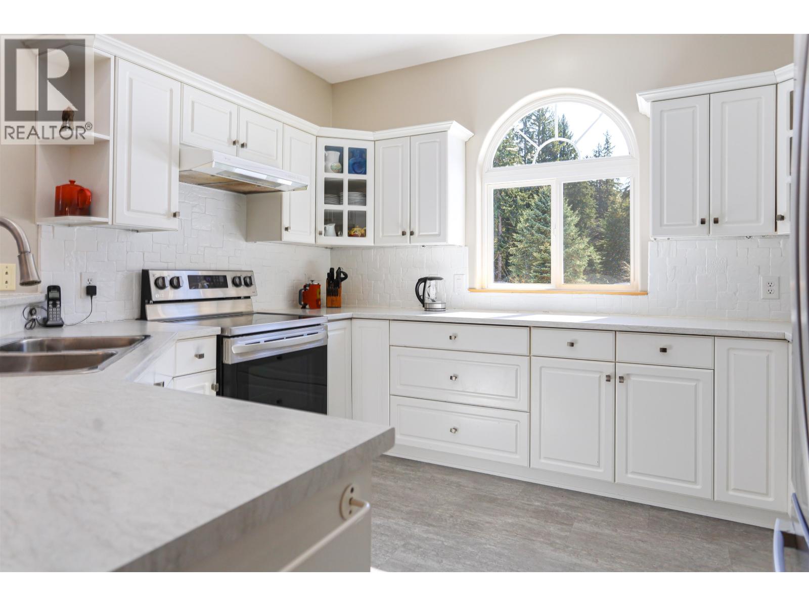 499 QUATSINO BOULEVARD - 20