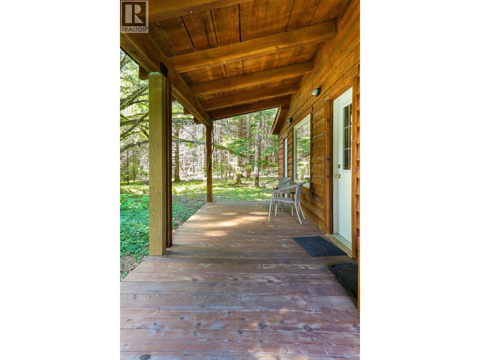 499 QUATSINO BOULEVARD - 33