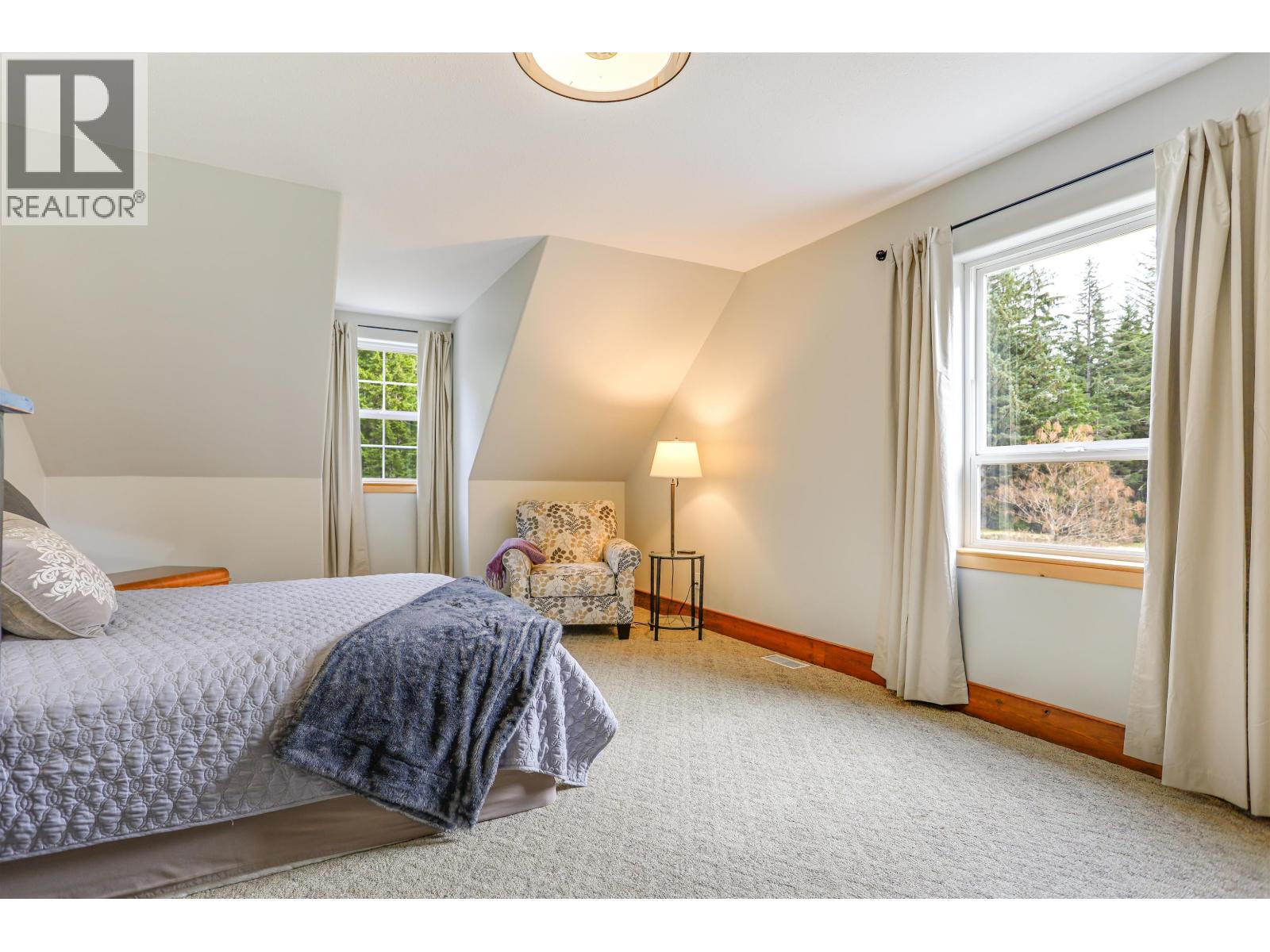 499 QUATSINO BOULEVARD - 30