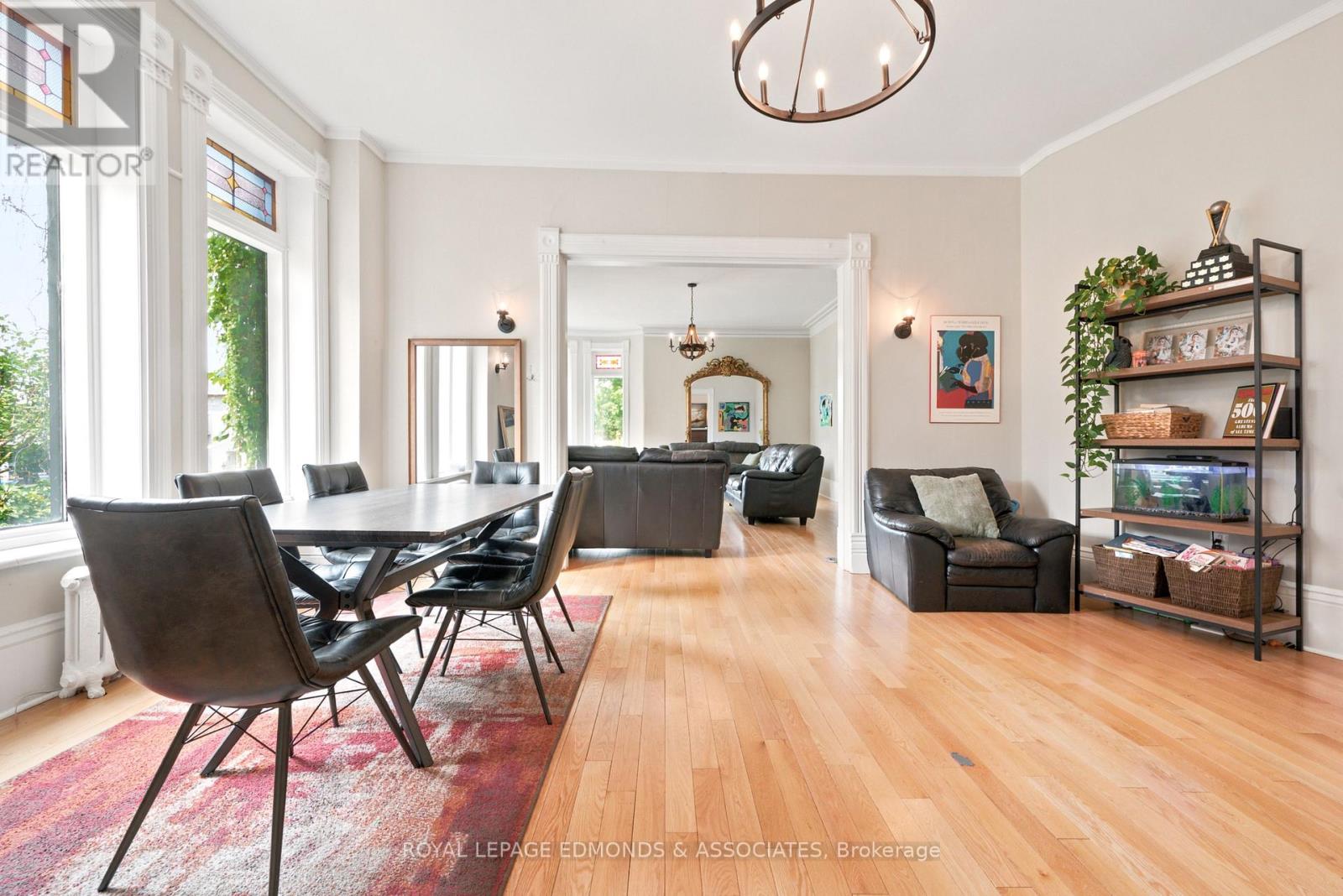 188 ESTHER STREET - 16