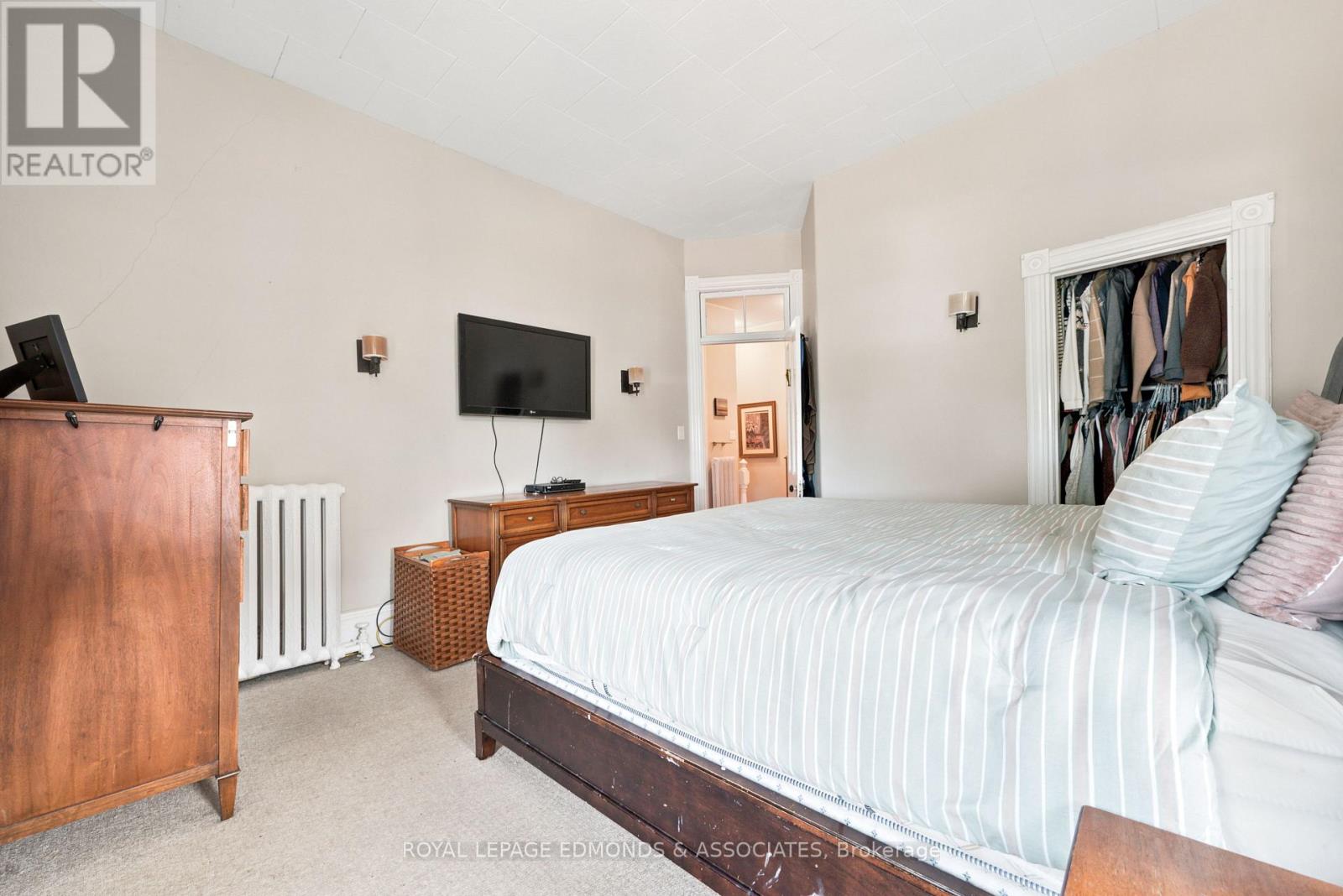 188 ESTHER STREET - 31