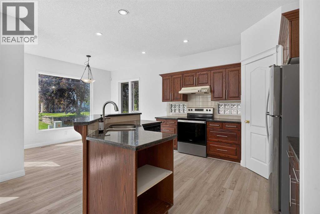 78 Hamptons Circle NW - 10