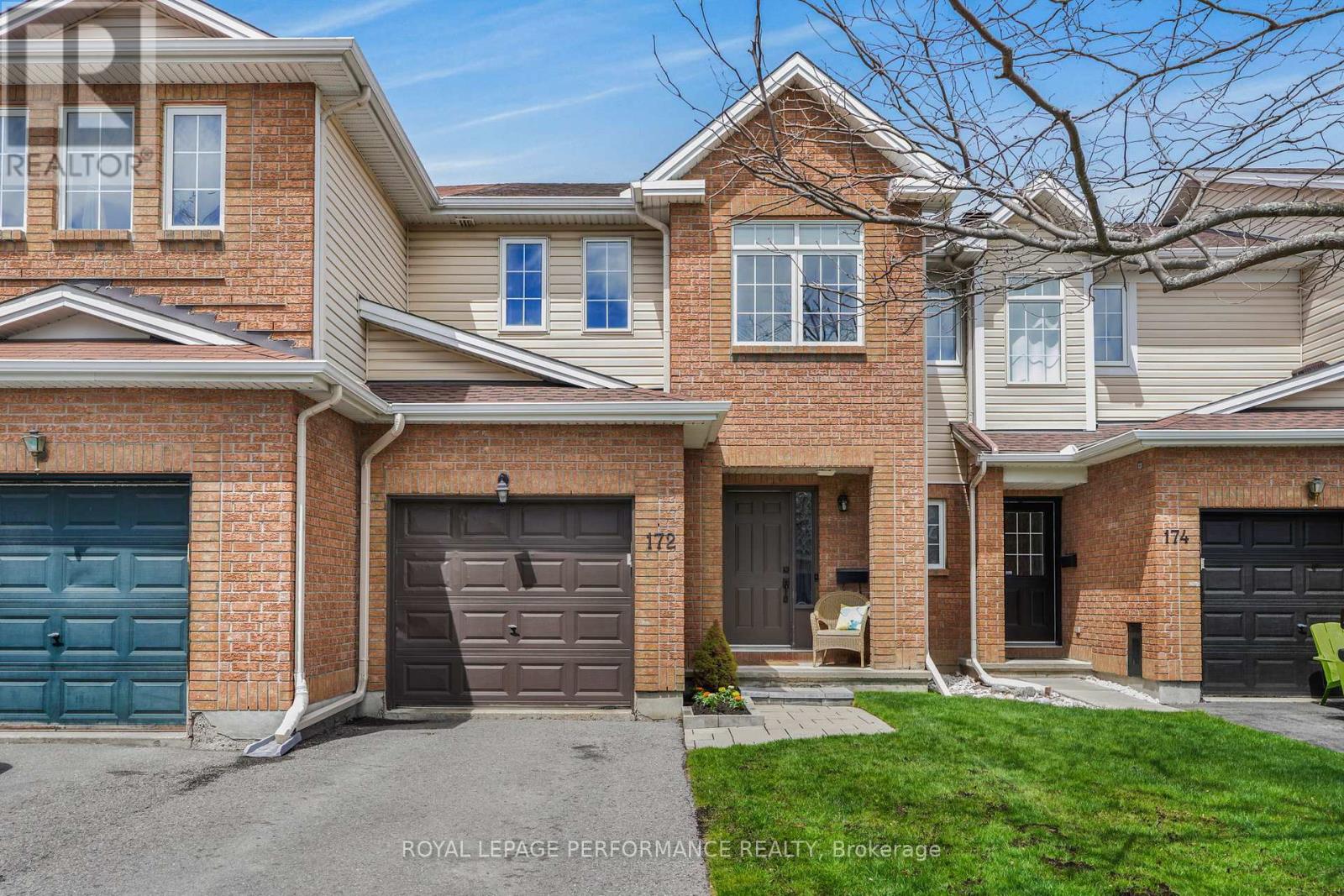 172 COLLISTON CRESCENT - 1