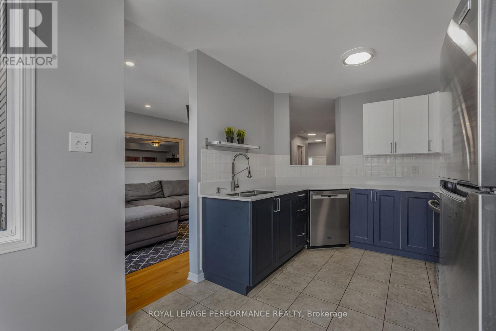172 COLLISTON CRESCENT - 11