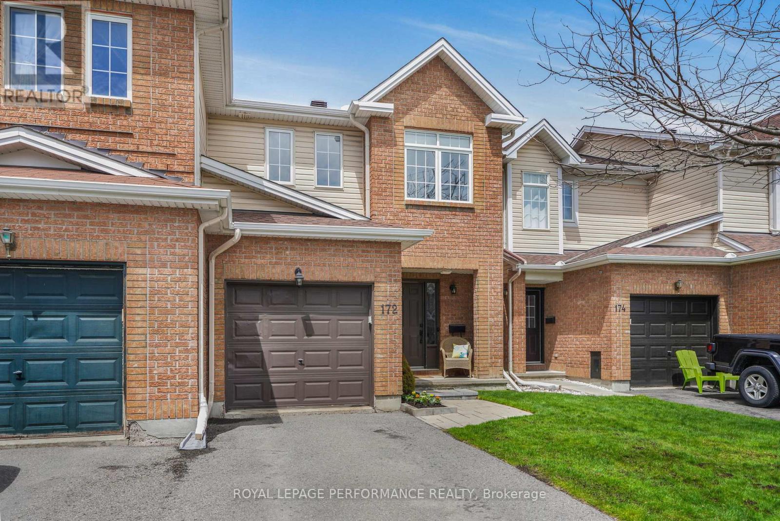 172 COLLISTON CRESCENT - 2