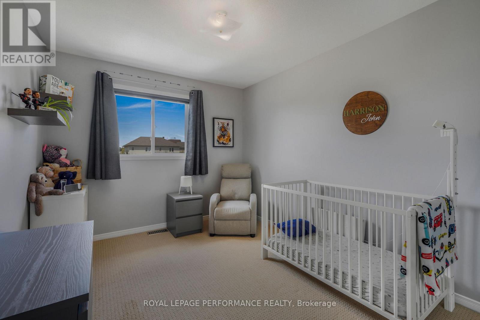 172 COLLISTON CRESCENT - 22