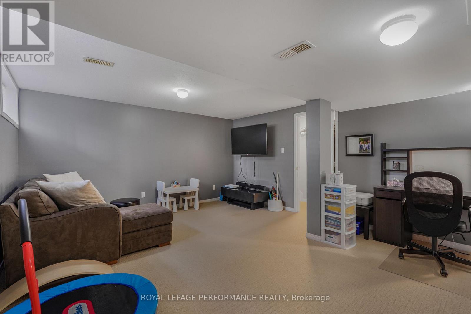 172 COLLISTON CRESCENT - 24