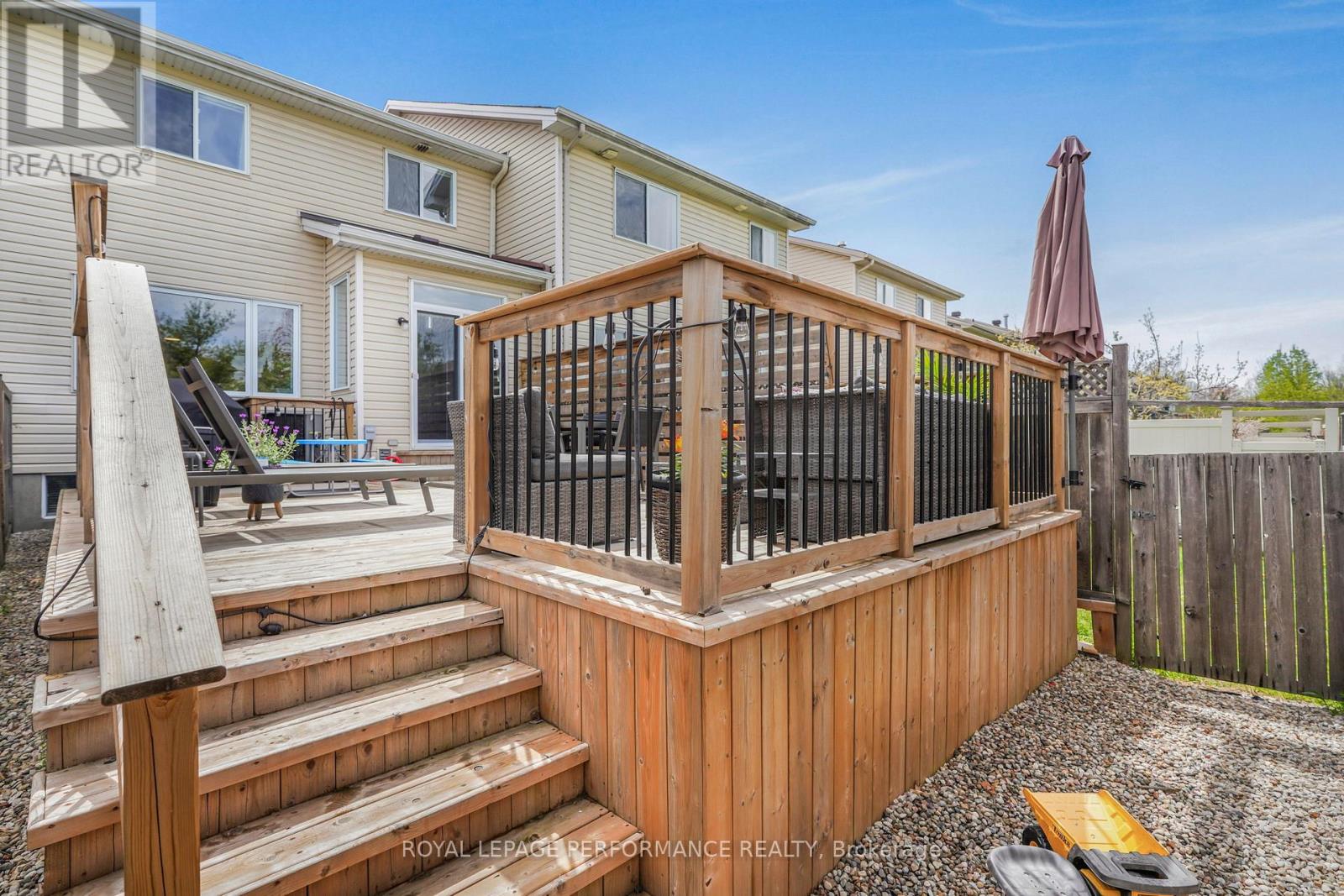 172 COLLISTON CRESCENT - 28