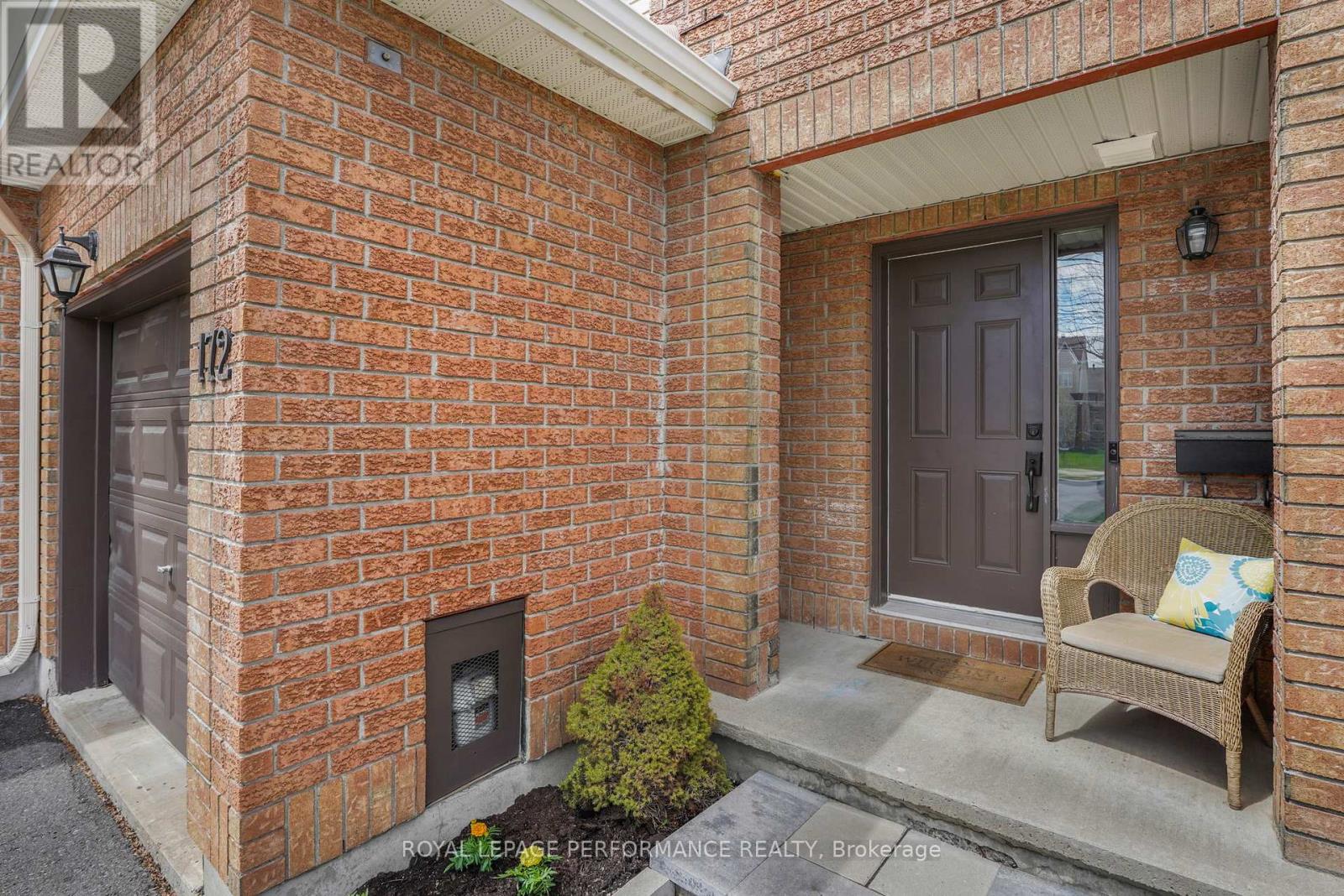 172 COLLISTON CRESCENT - 3