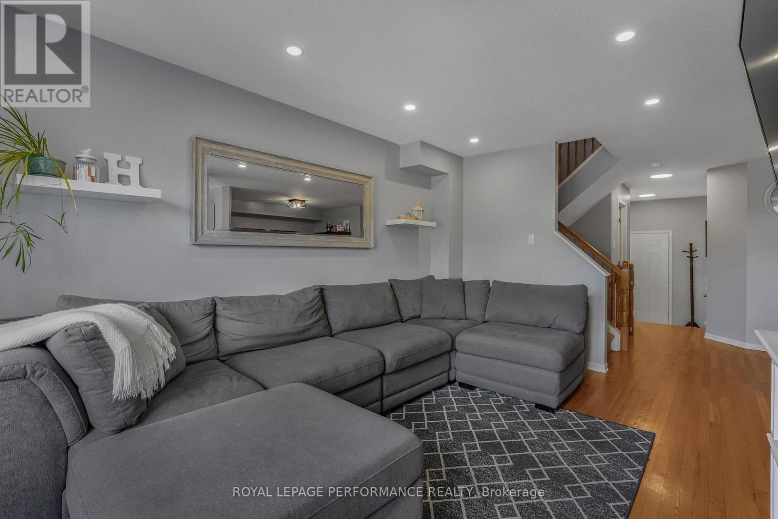 172 COLLISTON CRESCENT - 9