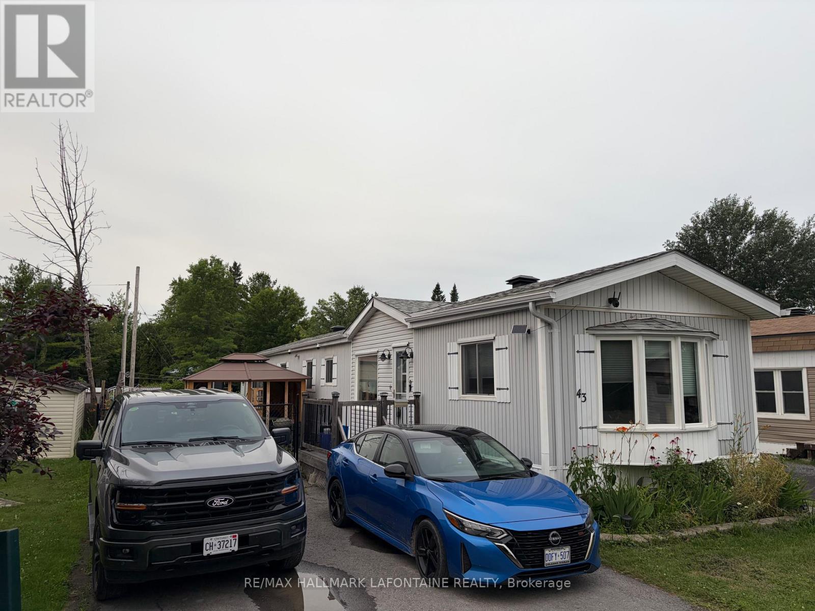 3535 ST JOSEPH BOULEVARD - 1