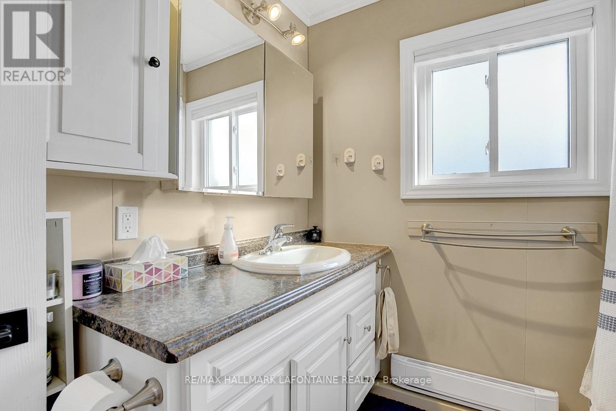 3535 ST JOSEPH BOULEVARD - 22