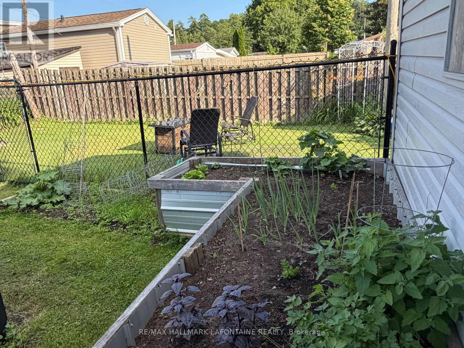 3535 ST JOSEPH BOULEVARD - 26