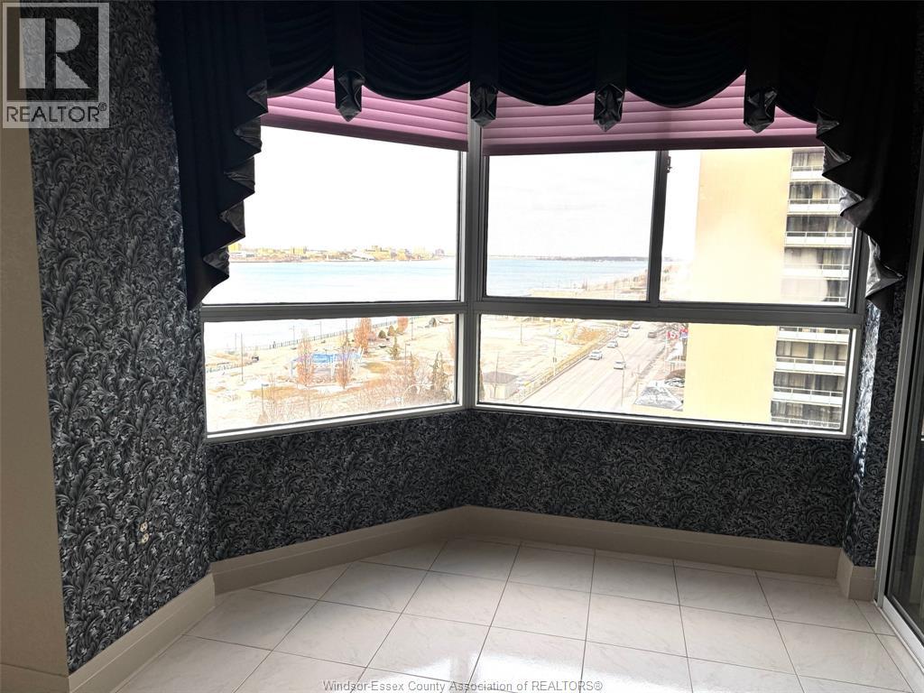 #804 75 RIVERSIDE DRIVE East - 10