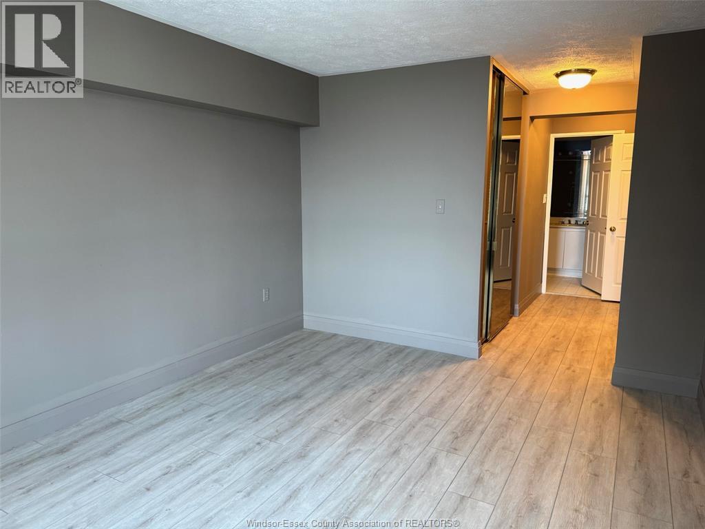 #804 75 RIVERSIDE DRIVE East - 11