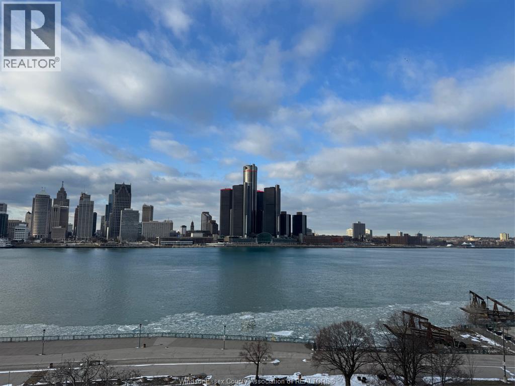 #804 75 RIVERSIDE DRIVE East - 22