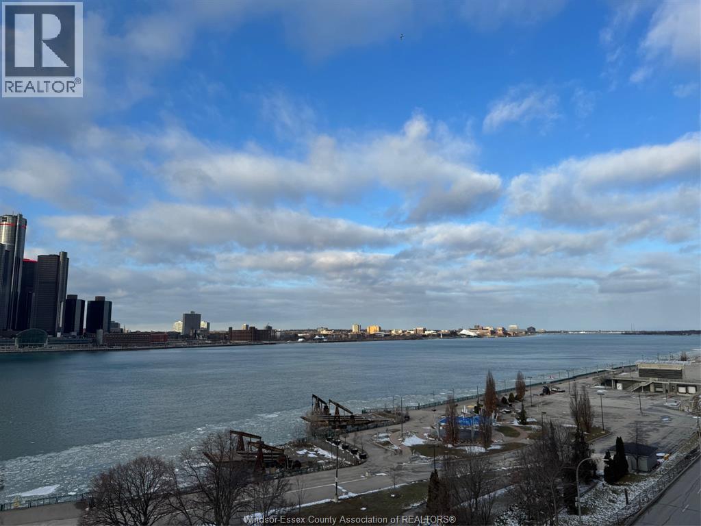 #804 75 RIVERSIDE DRIVE East - 23