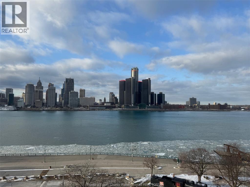 #804 75 RIVERSIDE DRIVE East - 24