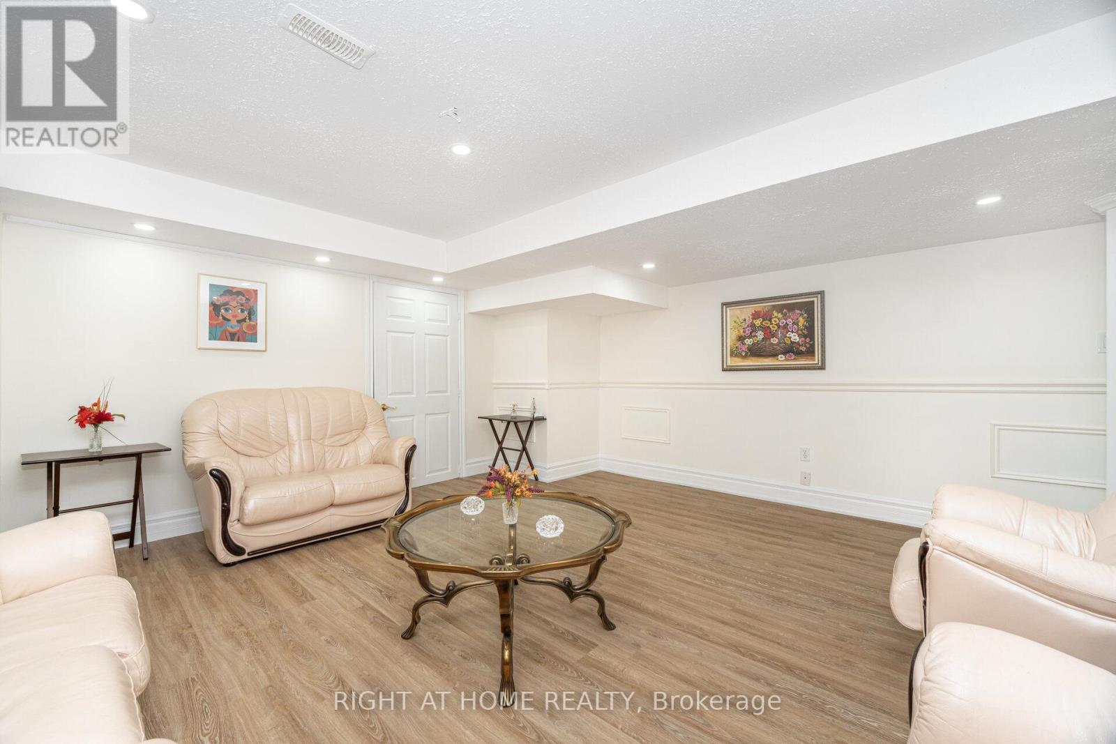 2 MELROSE GARDENS - 34