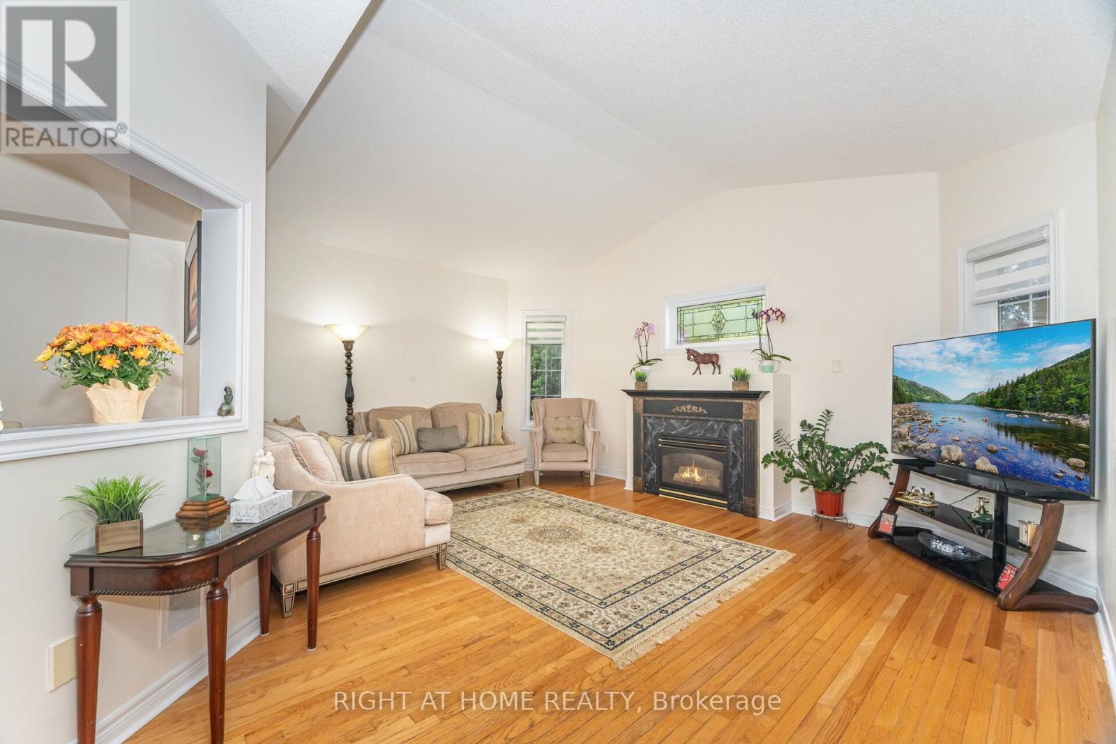 2 MELROSE GARDENS - 15