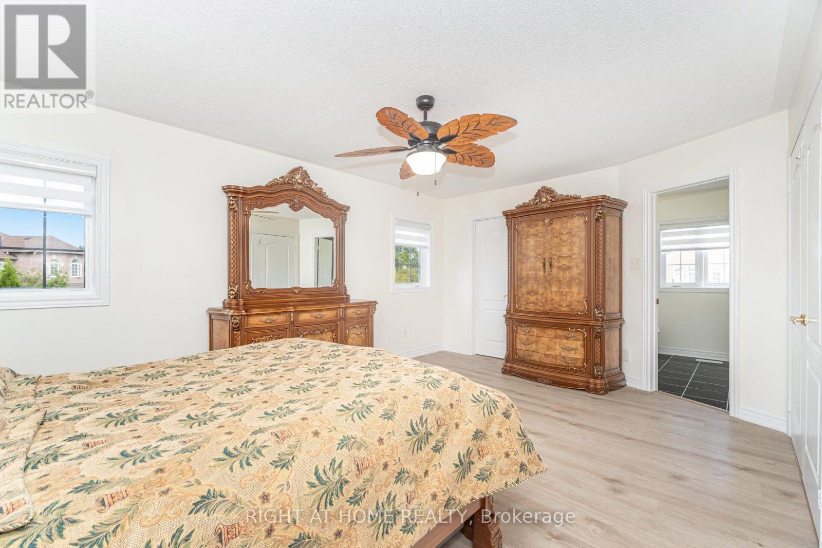 2 MELROSE GARDENS - 21
